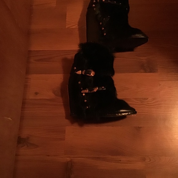 GORGEOUS BOOTS Swiss Genuine Rabbit Fur Wedge Boot Gorgeous - Picture 2 of 6